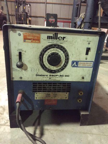 Miller 250 Amp Dialarc AC DC