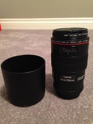 EF 100mm f2.8L Macro IS USM in Excellent condition
