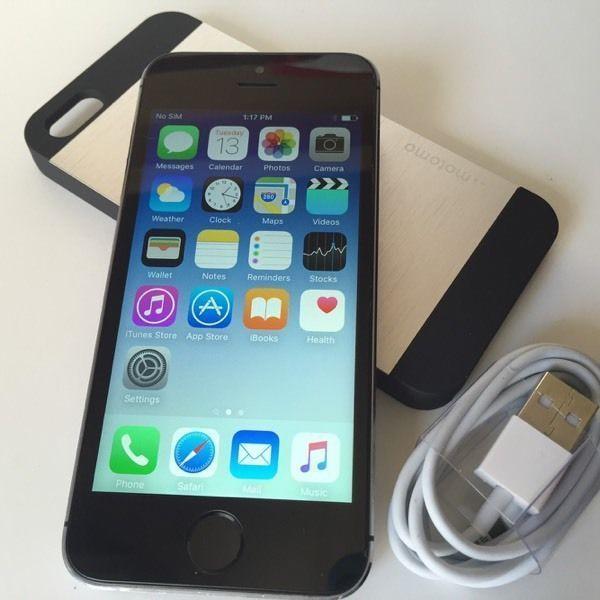 UNLOCKED iPhone 5S in awesome condition