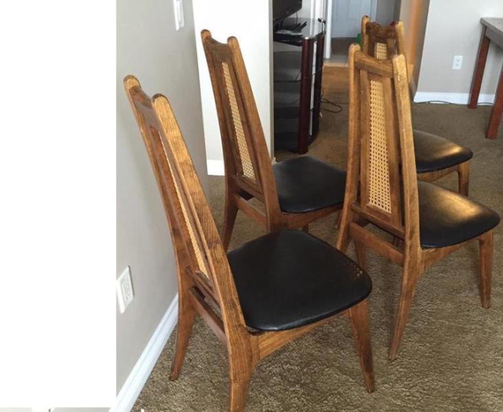 FOUR VINTAGE WICKER DINNING CHAIRS FOR SALE