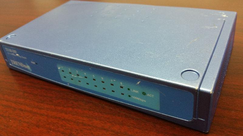 Trendnet Router Switch TE100-S8P