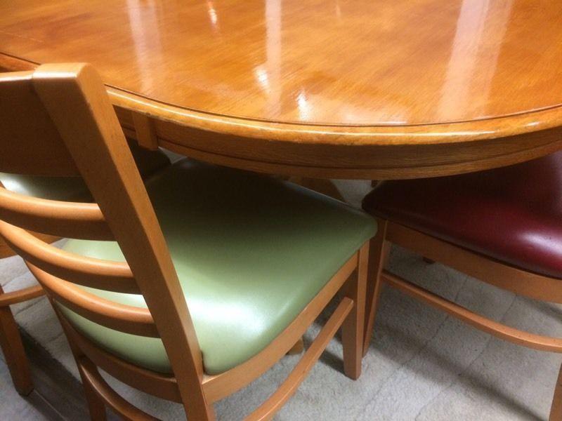 Beautiful dining set with 6 chairs only $275!!