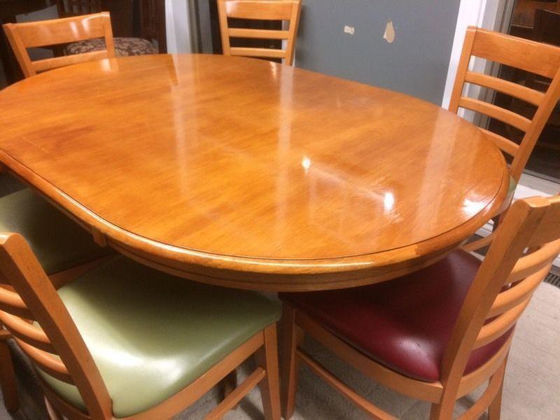 Beautiful dining set with 6 chairs only $275!!