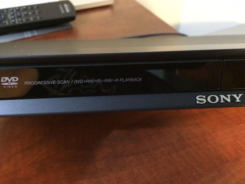 Sony CD / DVD Player (Progressive Scan)