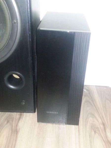 Samsung amp / subwoofer and two tower speaker