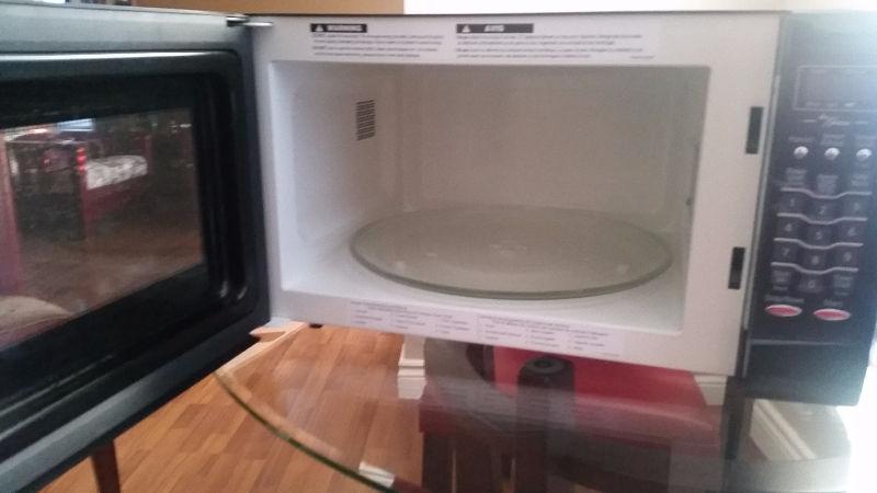 Panasonic 1.2 cu.ft 1200W microwave