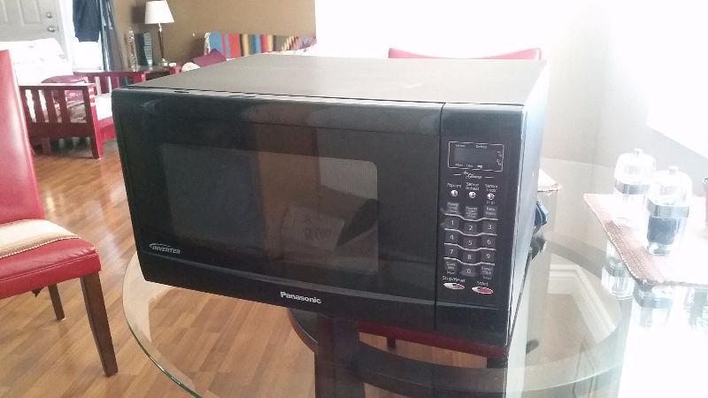 Panasonic 1.2 cu.ft 1200W microwave