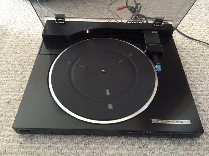 Sony PS-LX520 automatic linear tracking turntable