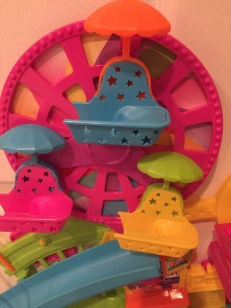 Polly pocket wall party mall