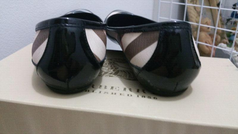 Burberry Flat Shoes Size 9