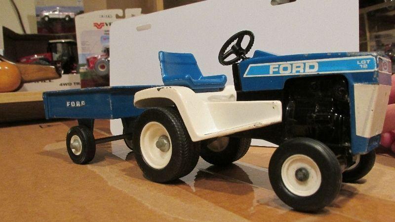 Antique Ford Garden tractor(1:16 scale)