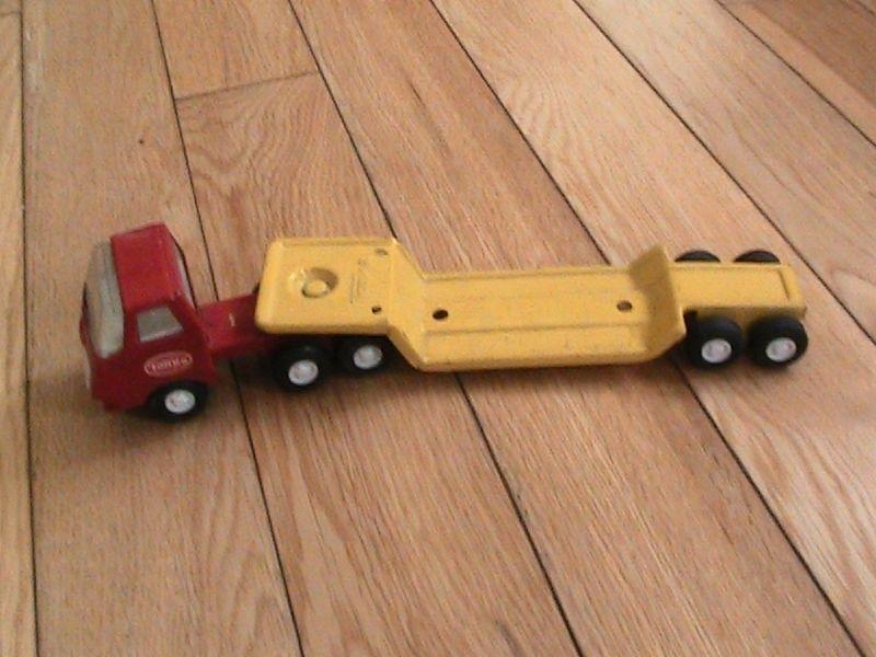 TONKA FLAT BED TRAILOR WITH CAB