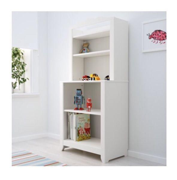 Cabinet with shelf