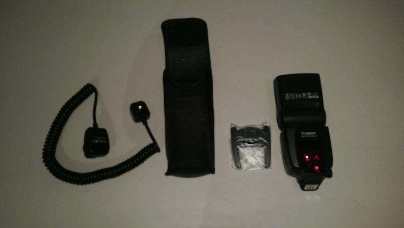 Canon Speedlite 580EXII Flash with corded extension 10/10 new