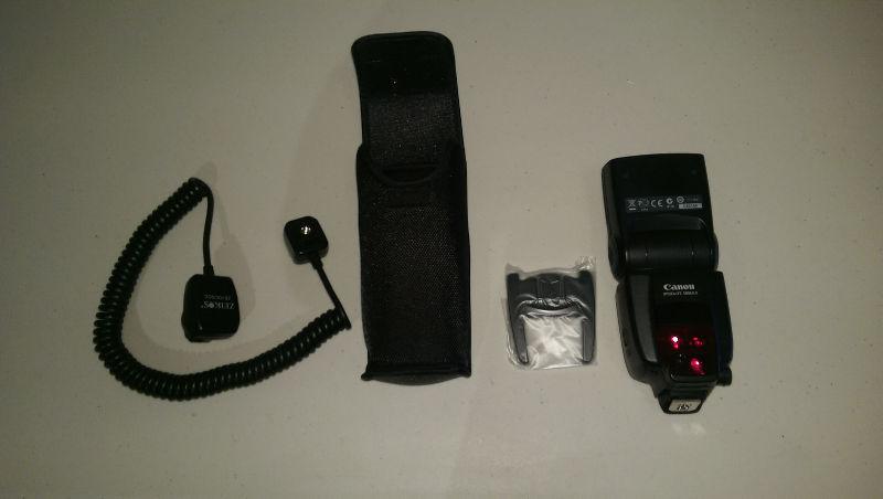 Canon Speedlite 580EXII Flash with corded extension 10/10 new