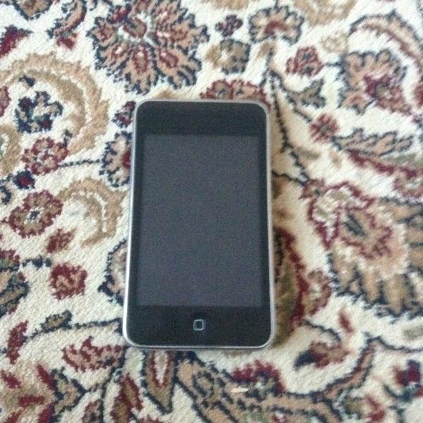 Great Condition 32GB IPod Touch 3rd Gen