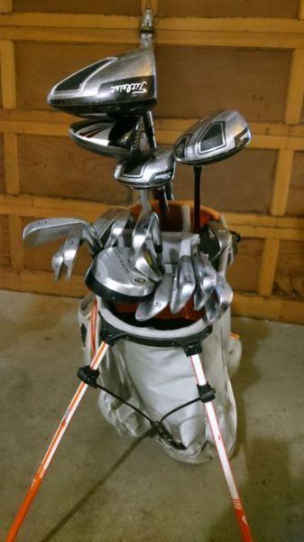 15 Titleist clubset with Nike bag