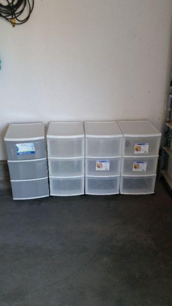 Storage containers for arts and crafts
