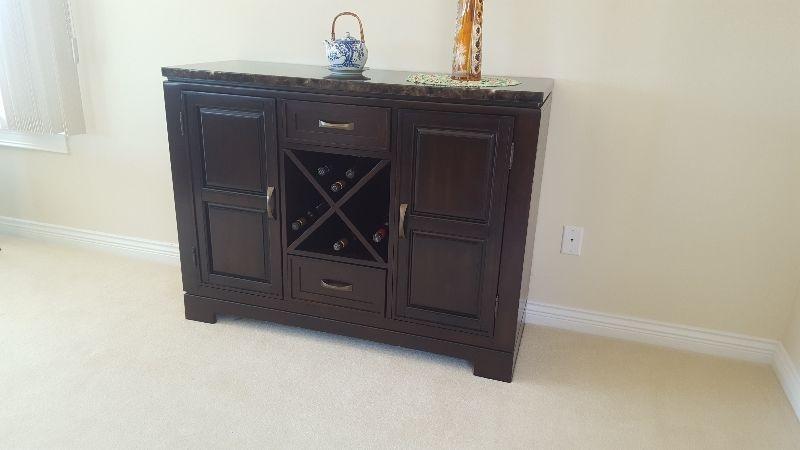 Accent Buttet with Wine Rack