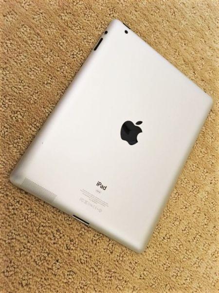64 GB iPad 2 - Like New Condition