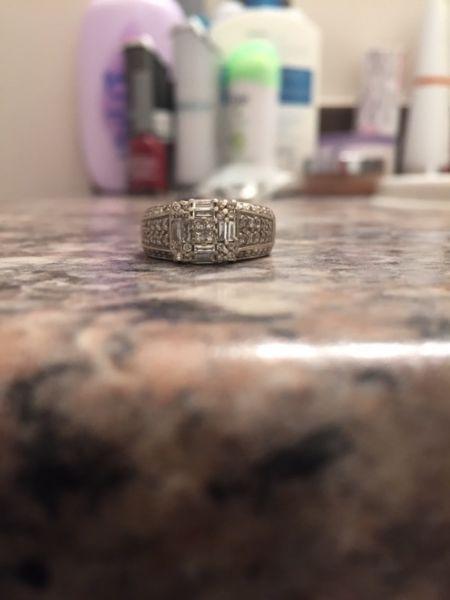 Gorgeous rare engagement/ wedding ring