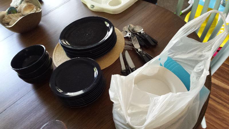 Set of plates and bowls/cutlery and bonus outdoor stuff