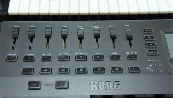 Korg Triton Taktile 25 USB Controller Keyboard