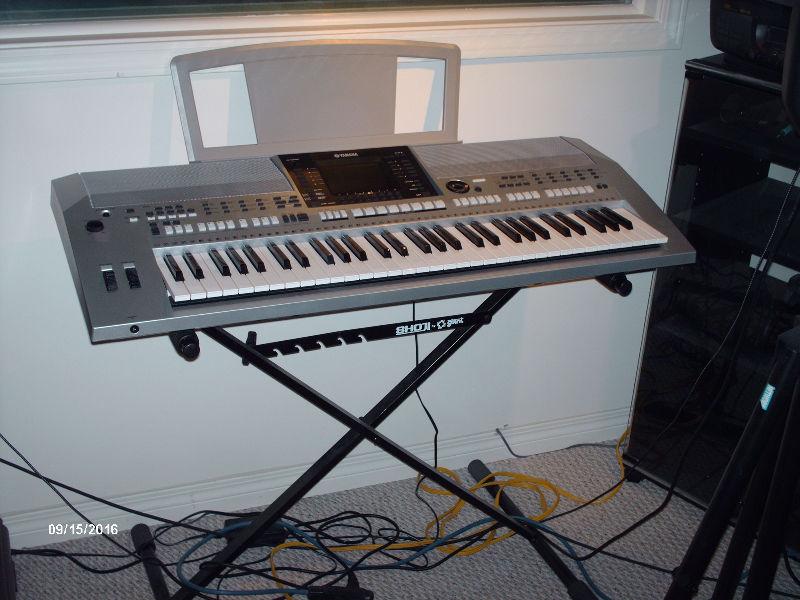 Yamaha S-900 Keyboard & Stand
