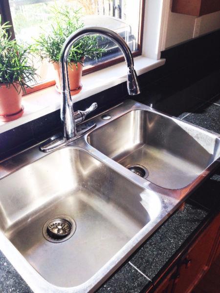 Taymor Pull-down Kitchen Faucet & Double Sink
