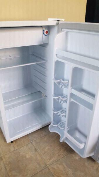 9.9 cubic Mini fridge
