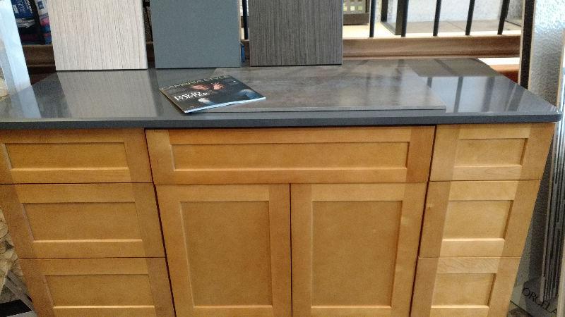 Vanity cabinets with Quartz countertop