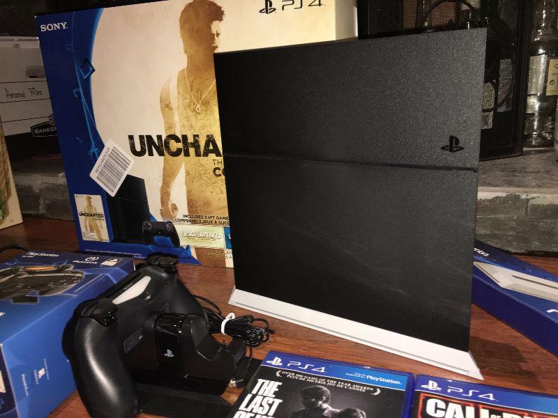 Ultimate PS4 bundle, Black Ops 3, The last of us, Far Cry 4