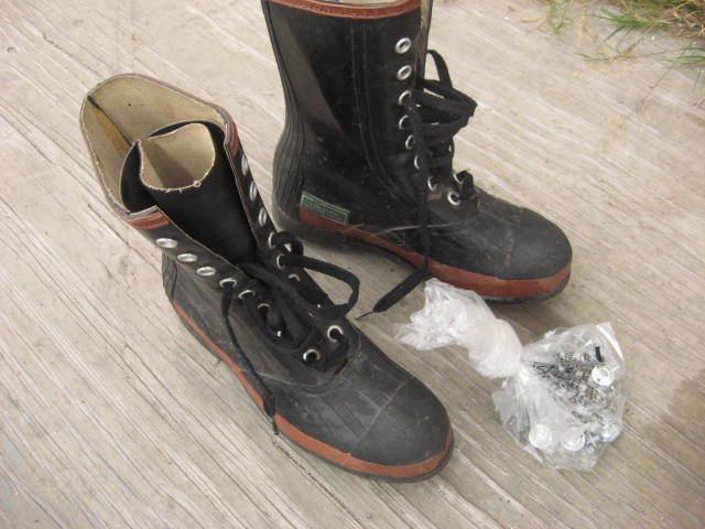 Rubber Caulk Boots Size 8 (Mens) Used