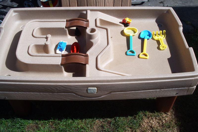 STEP2 LARGE SAND / WATER TABLE