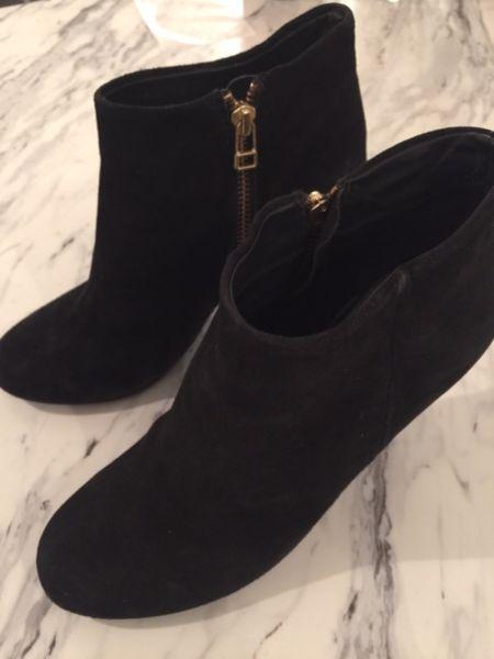 Steve Madden Size 8 Suede Boots For Sale