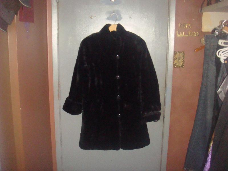 Fennelli Super Soft & Plush Black Faux Fur Coat SIZE 8