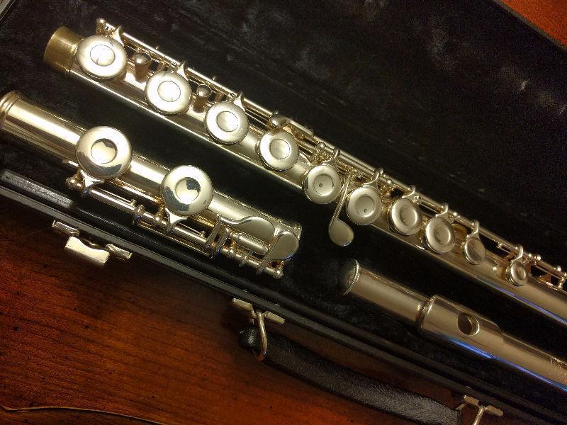 Used Gemeinhardt flute - perfect for beginners