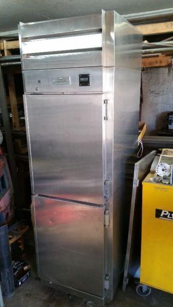 Commercial refrigerator