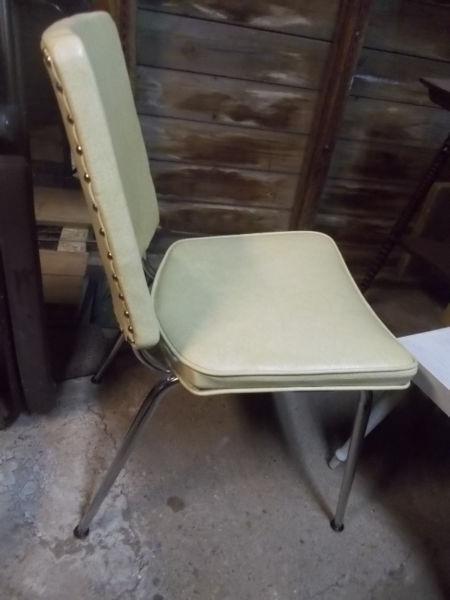 Pair of 2 Mid Century Modern Kitchen Chairs in MINT condition