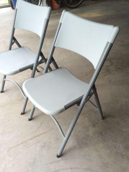 plastic folding chairsc