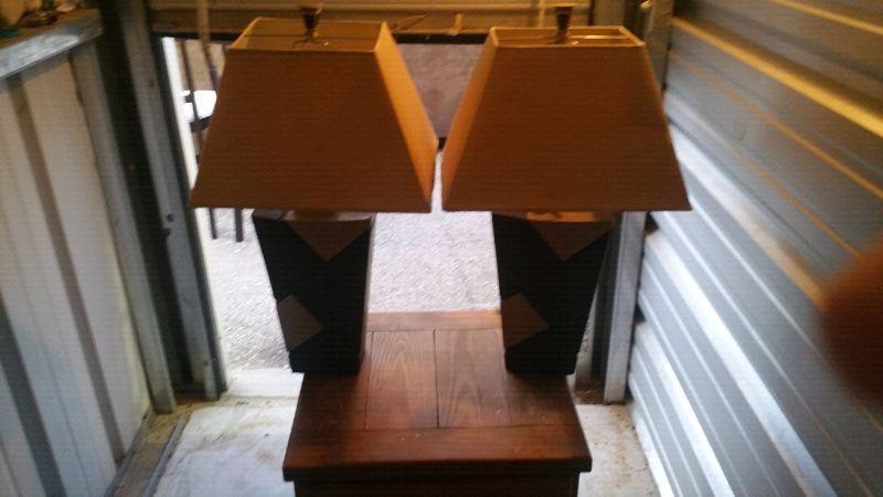 Coffee table and 2 end tables plus 2 lamps