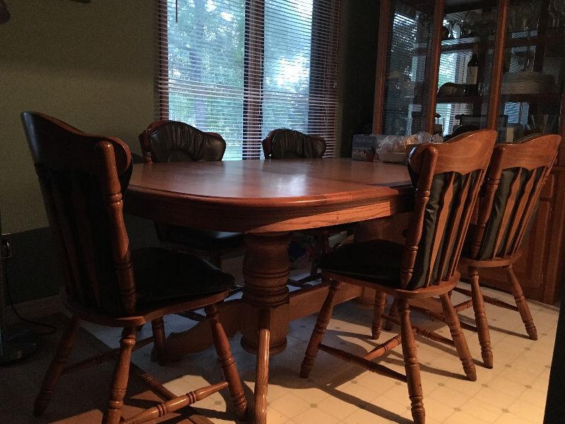 Dining Room table & Chairs