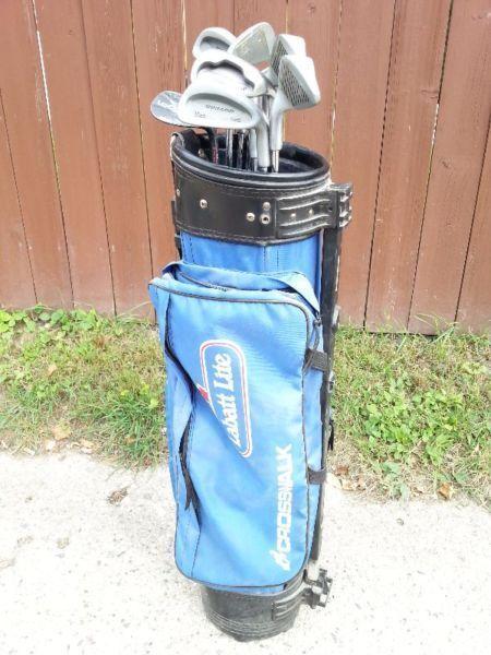 Complete set of RH Dunlop Max 100 irons w/ golf bag