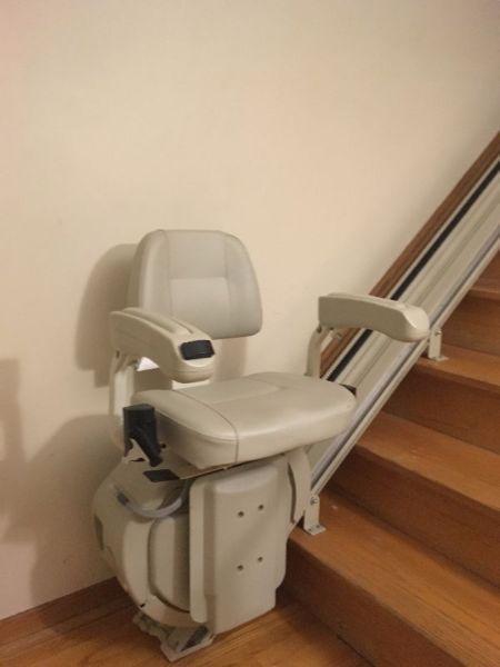Stair/chair lift/must sell