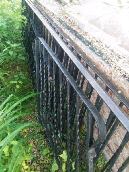 Steel wrought iron railing 30ft