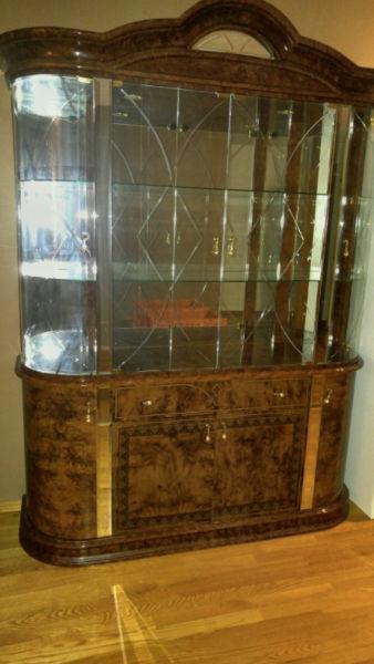 MOVING SALE. Hutch / China cabinet
