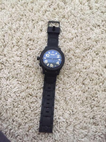 5130 Nixon Watch $550 selling for $100