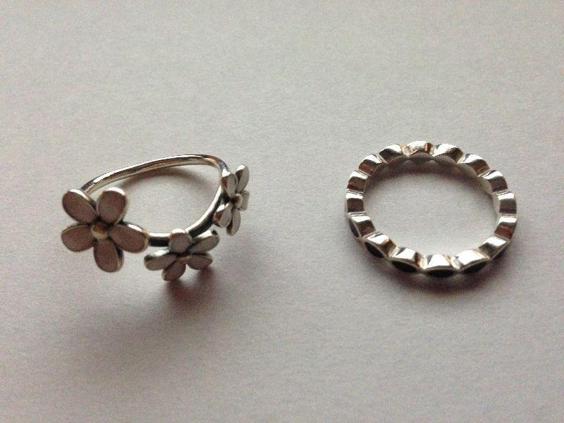 pandora 2 rings and 1 charm read ad