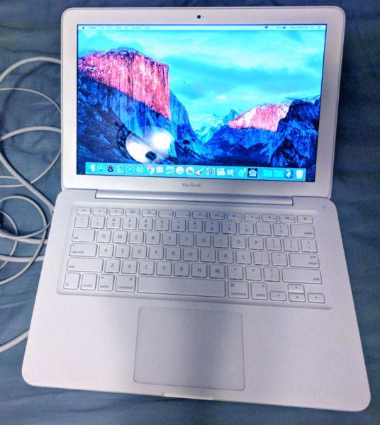White Unibody Macbook w/ 500 GB Hard Drive