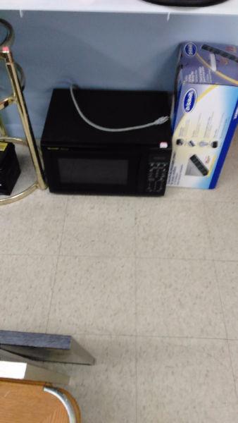 Gently Used Microwaves $20.00 And Up